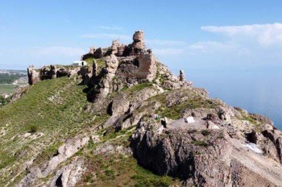 Van Gölü’nün eşsiz manzarasına sahip Urartu Kalesi restore ediliyor