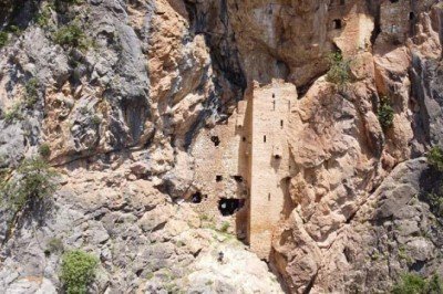 'Torosların Sümelası' olarak tabir edilen Sin Manastırı, keşfedilmeyi bekliyor