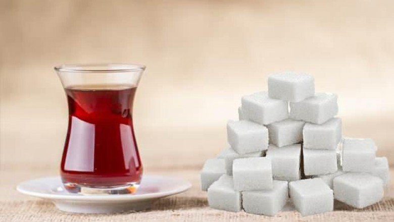 Günde 3 bardaktan fazla çay içenler dikkat! Çaya iki şekerden fazla atıyorsanız…