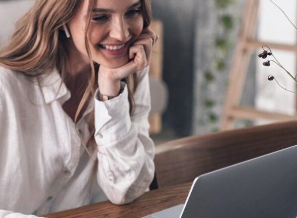 HONOR MagicBook X15 ile Bir Saatte Yüzde 70 Şarj