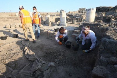 Hatay’da Epiphaneia Antik Kenti kazılarında tapınaktan dönüştürülmüş kilise bulundu