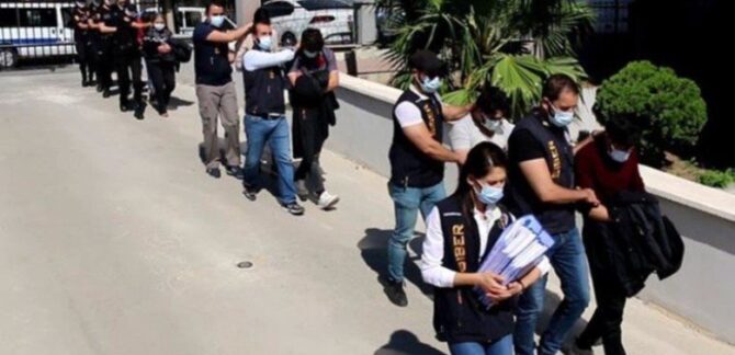 Jigolo olmak isteyen 182 kişi dolandırıldı: 1 milyon liralık vurgun
