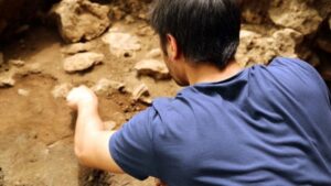 Kahramanmaraş’ta 14 bin 500 yıllık tarım aletleri gün ışığına çıkarıldı