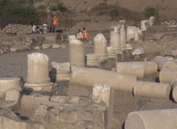 Kilisenin tabanında tapınak