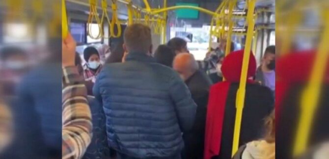 ‘Psikolojim bozuldu’ dedi, yolcuları indirmek istedi