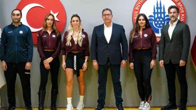 İBBSK Kadın Buz Hokeyi Takımı Deniz İnce’ye emanet