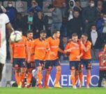 Kara Kartal zirve yolunda ağır yaralı! Beşiktaş, deplasmanda Başakşehir’e 3-2 yenildi