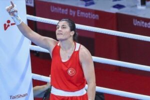 Busenaz Sürmeneli’nin ismi Bayburt’ta spor salonuna verilecek