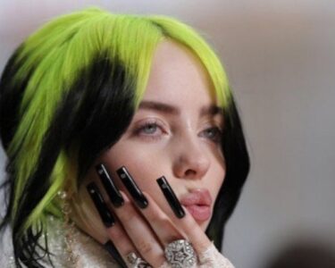 Instagram’da Beğeni Rekorları Kıran Billie Eilish Yeni Fotoğrafları ile Yurt Genelinde Sıcaklığı Artırdı ?