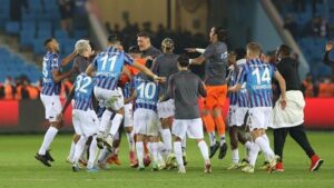 Trabzonspor’da Uğurcan Çakır’dan Fenerbahçe maçı sonrası liderlik yorumu!