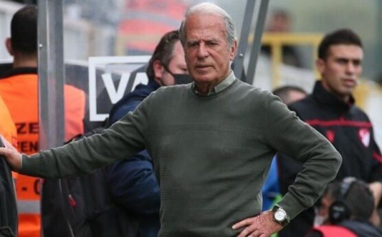 Altay’da Mustafa Denizli’den taraftara teşekkür