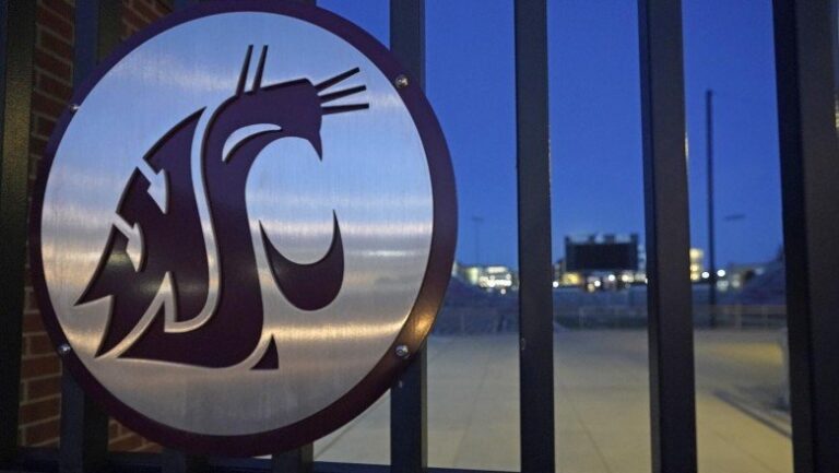 Aşı olmadığı için kovuldu! Washington State Cougars…