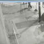 Sultangazi’de demir askılıkları çalıp at arabasıyla götürdüler
