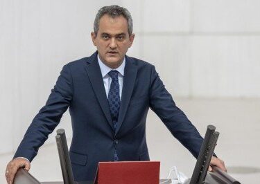 Bakan Özer: Telafi eğitimindeki kitaplar ücretsiz olacak
