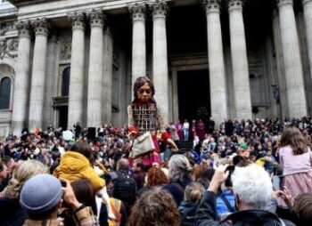 Mülteci çocukların simgesi Küçük Amal Londra’da