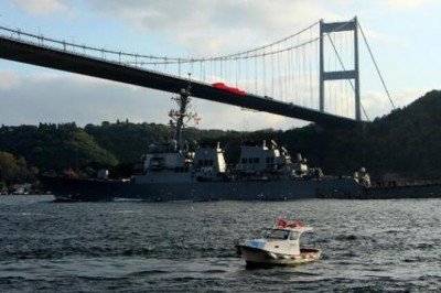 ABD savaş gemisi İstanbul Boğazı’ndan geçti