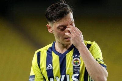 Fenerbahçe’de Mesut Özil şoku