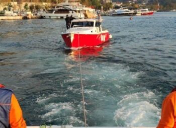 Beykoz açıklarında sürüklenen tekne kurtarıldı