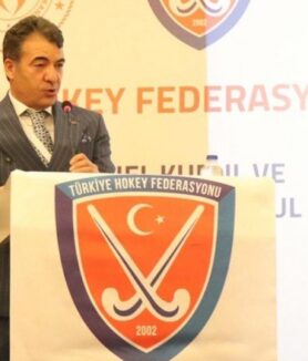 Hokey Federasyonunda Sadık Karakan yeniden başkan seçildi