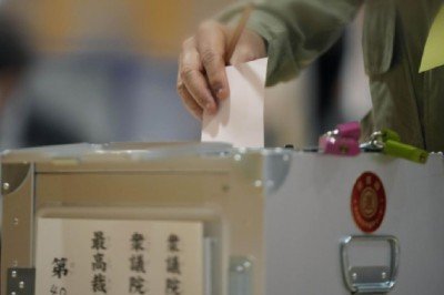 Japonya’da sandık çıkış anketi: Koalisyon hükümeti mecliste çoğunluğu koruyor
