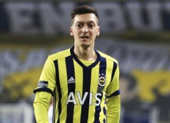 Mesut Özil’den takım arkadaşlarına uyarı