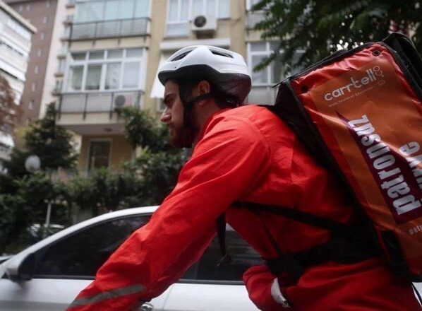 Patronsuz Kurye işbaşında