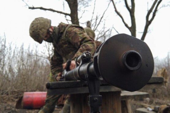 Donbas’ta ayrılıkçıların saldırısında bir Ukrayna askeri öldü