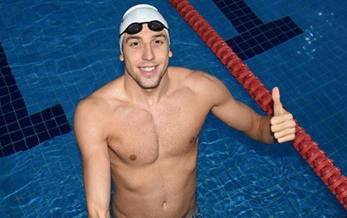 Milli yüzücü Emre Sakçı’dan üst üste iki yarı final