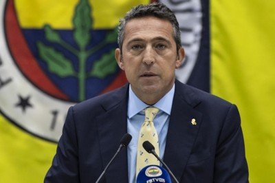 Ali Koç tepkisini konuşmayarak gösterdi