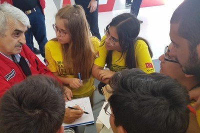 Özdemir Bayraktar adına 2 bin öğrenciye burs desteği