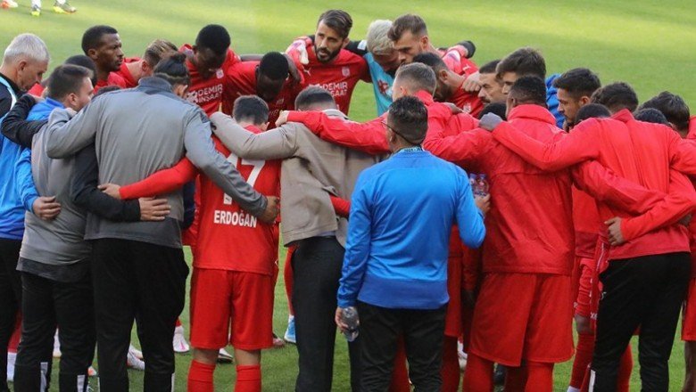 Sivasspor’da, 2 futbolcu ceza sınırında!