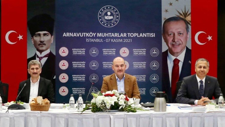 Bakan Soylu, Arnavutköy’de muhtarlarla bir araya geldi