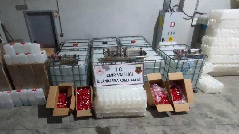 İzmir’de 22 bin litre etil alkol ele geçirildi
