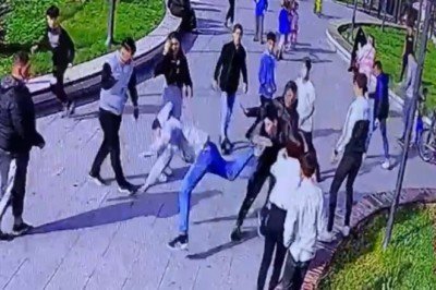 Kağıthane’de parkta tekmeli bıçaklı kavga – Ensonhaber