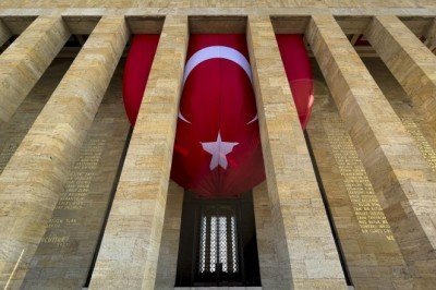 Anıtkabir’de koronavirüs tedbirli anma programı