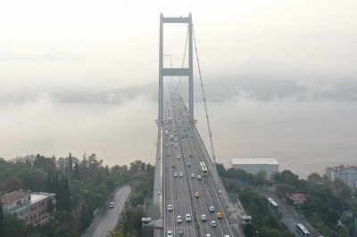İstanbul Boğazı’nda sis etkisi: Transit gemi geçişi kapatıldı
