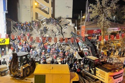 Malatya’da çöken binadan 13 kişi yaralı olarak kurtarıldı