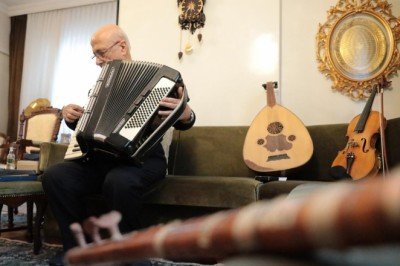 Alzheimer’dan korktu, 5 enstrüman öğrendi