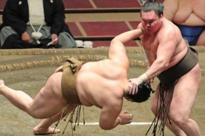 Hakuho: Japonya’nın emekliliğini açıklayan yenilmez sumo güreşçisi
