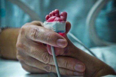 İspanya’da doğum sonrası yanlış aileye verilen bebek, 19 yıl sonra dava açtı