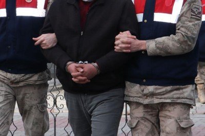 FETÖ’nün güncel yapılanmasına yönelik operasyonda yakalanan doktor tutuklandı