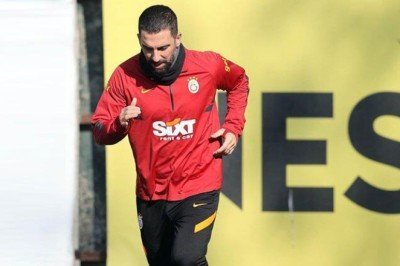 Galatasaray’da Fenerbahçe maçına doğru Arda Turan gelişmesi