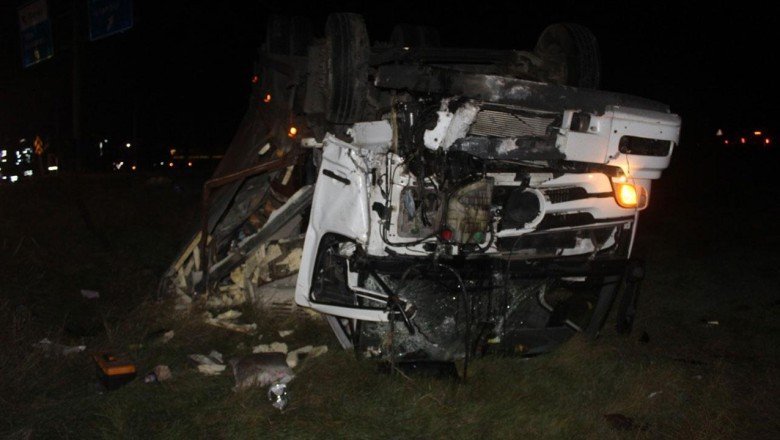 Tekirdağ’da otomobil ile kamyon çarpıştı: 1 ölü, 2 yaralı