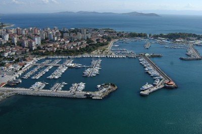 Kalamış Yat Limanı’nın işletmesi Koç’a verildi