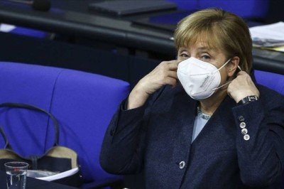 Merkel açık açık uyardı! “Önümüzde çok zor haftalar var”