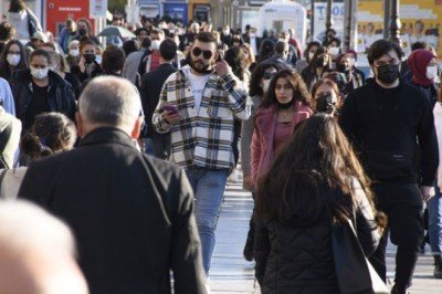 Türkiye’de koronavirüs: Son 24 saatte 215 can kaybı