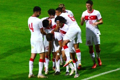 Genç milliler Letonya’yı yendi