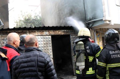 Samsun’da bir depoda yangın çıktı