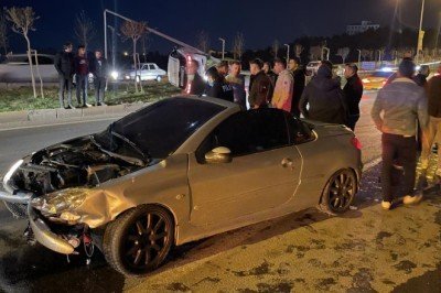 Adıyaman’da iki otomobil çarpıştı: 2 yaralı