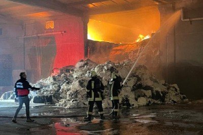 Afyonkarahisar’da iplik fabrikasında yangın